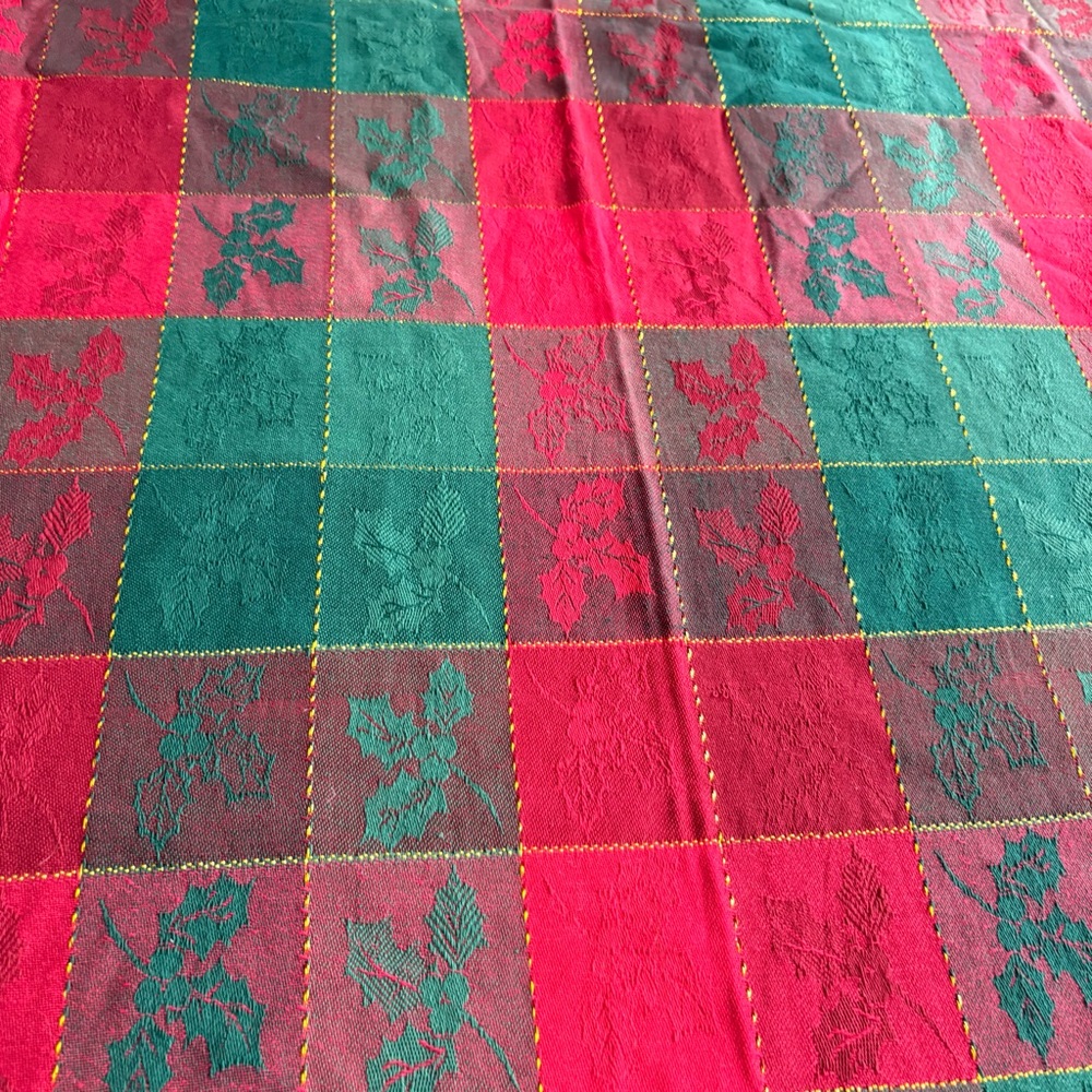 Vintage Christmas Holiday Plaid Holly Tablecloth - Red & Green